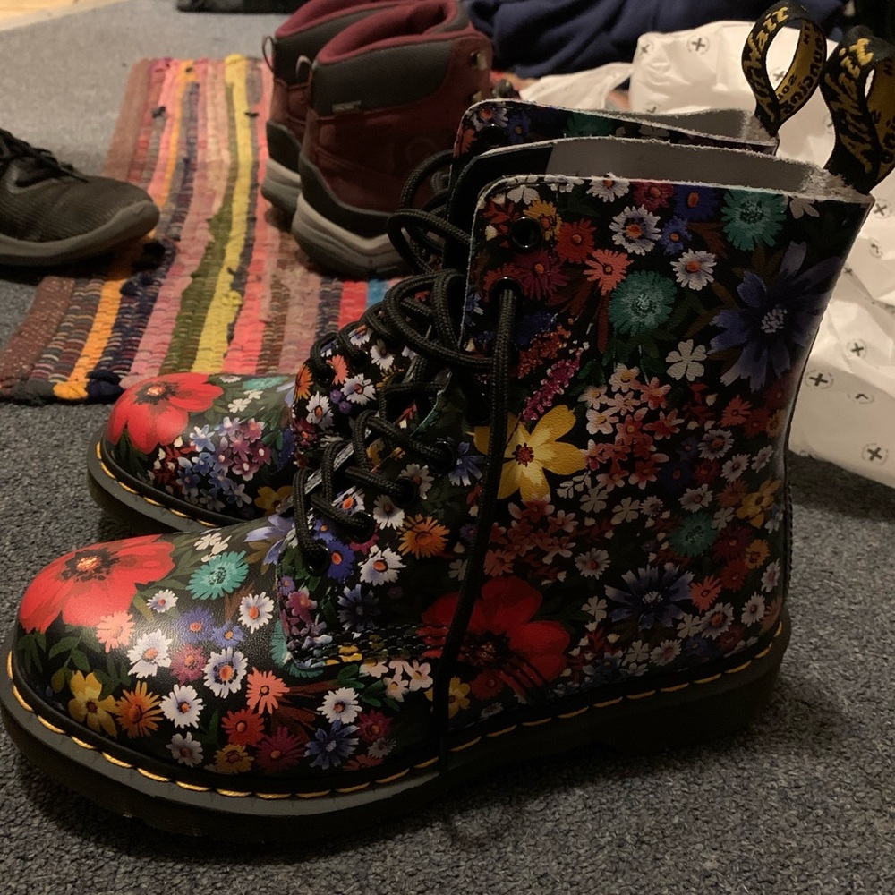 Doc Martens Womens size 9